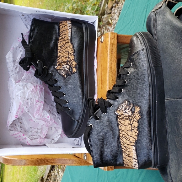 Cape Robbin Shoes - Black Tiger Boots